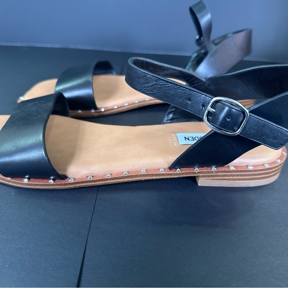 Steve Madden Women's Theories Flat Sandal - Picture 9 of 12